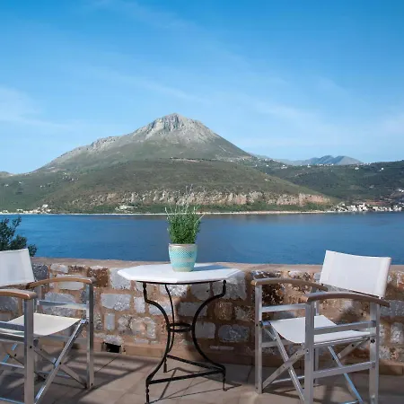 Selana Aparthotel 4*